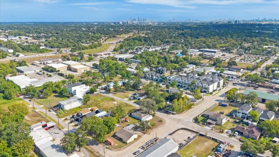 4836 Creekmont Drive, Houston, TX 77091 - #2