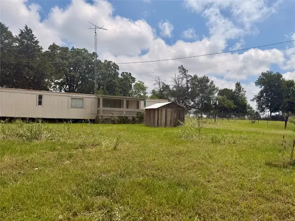 1940 Smoky Road, Brenham, TX 77833