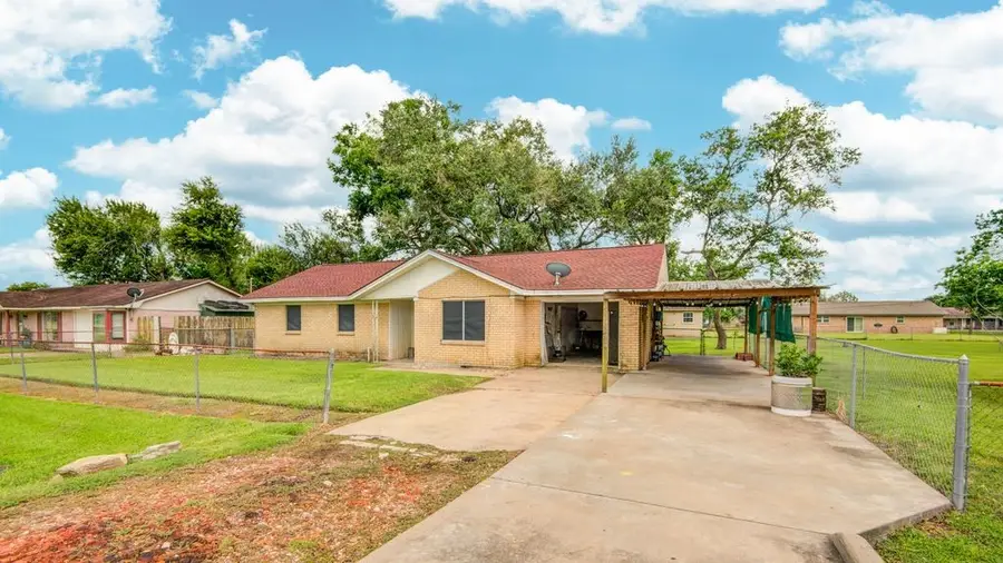 107 Langham Street, Freeport, TX 77541 - #2