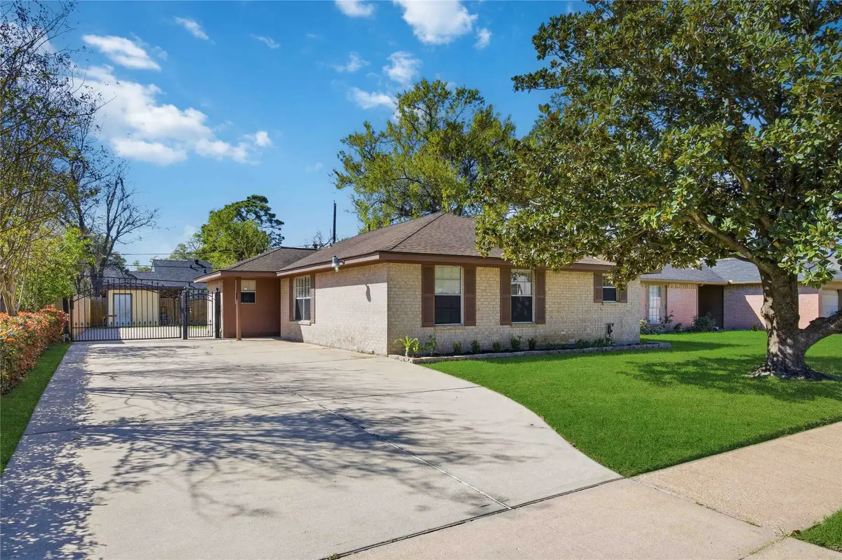 10423 Alcott Drive, Houston, TX 77043 - #1