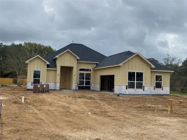 185 Oak Cluster Drive, Columbus, TX 78934