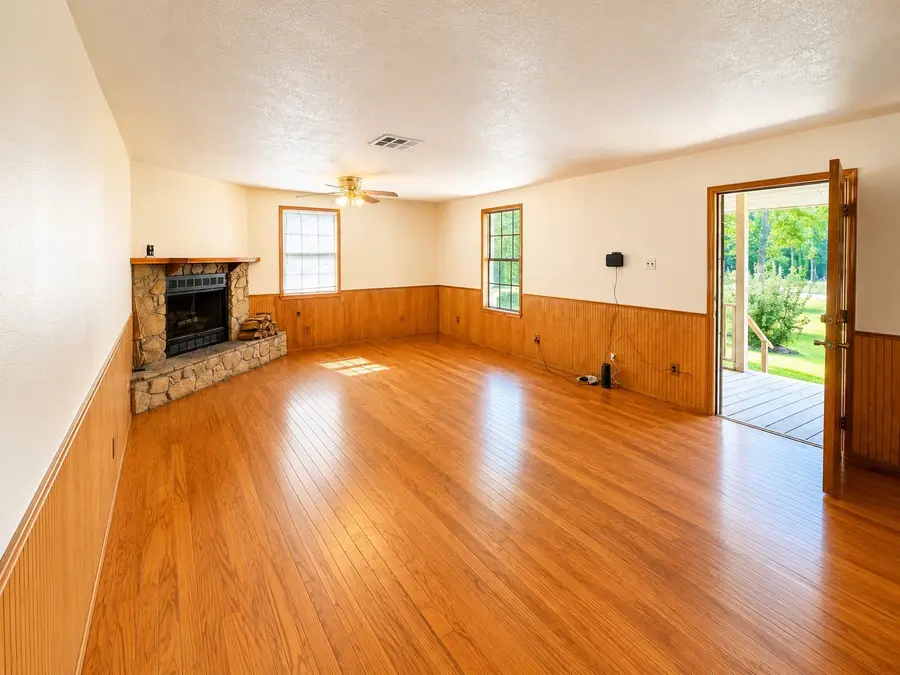515 County Road 422, Bronson, TX 75930 - #2
