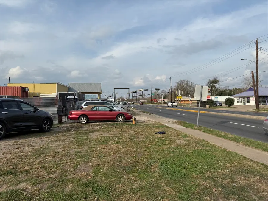 8904 Cullen Boulevard, Houston, TX 77051 - Image #2