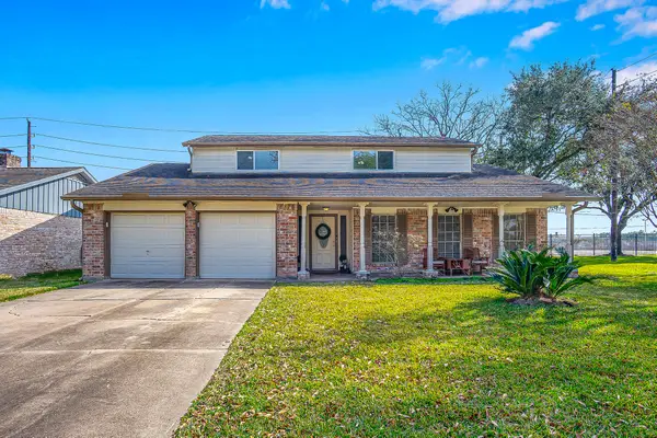 12007 Bloomington Lane, Meadows Place, TX 77477