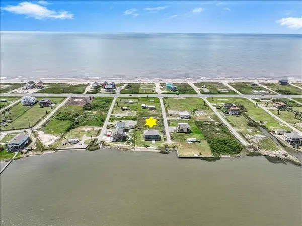 1026 N Gayle Street, Gilchrist, TX 77617
