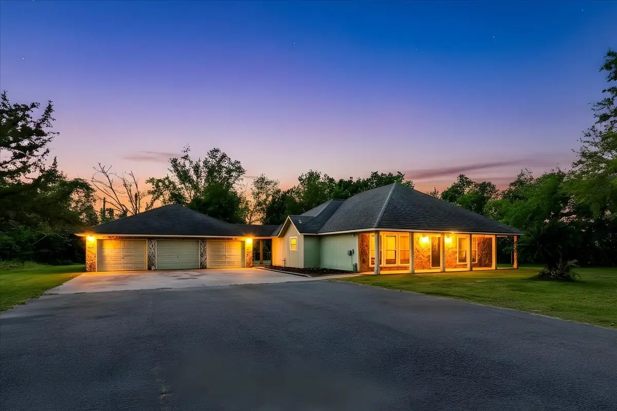 4132 Avenue Q 1/2, Santa Fe, TX 77510 - #1