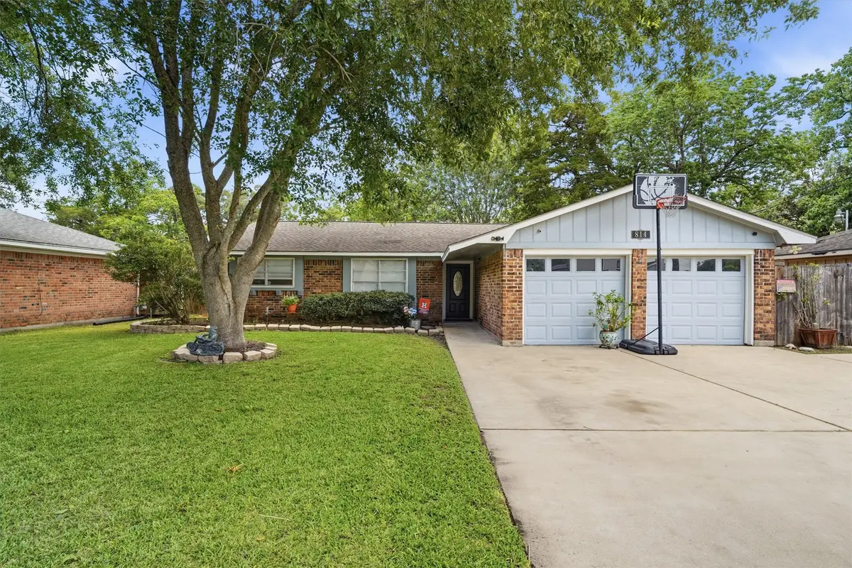 814 Kimmons Drive, Alvin, TX 77511 - #1