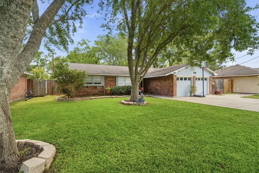 814 Kimmons Drive, Alvin, TX 77511 - #2