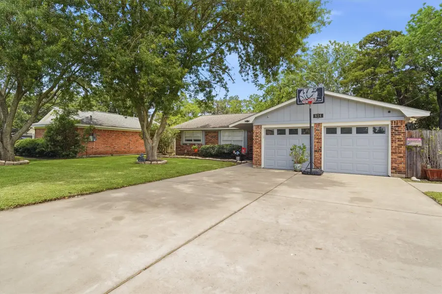 814 Kimmons Drive, Alvin, TX 77511 - #3