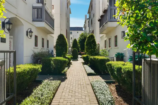 2730 Harvard Street, Houston, TX 77008