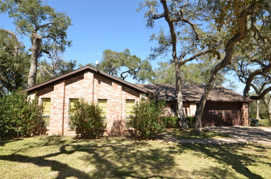 708 Catamaran Circle, Blessing, TX 77419 - #2