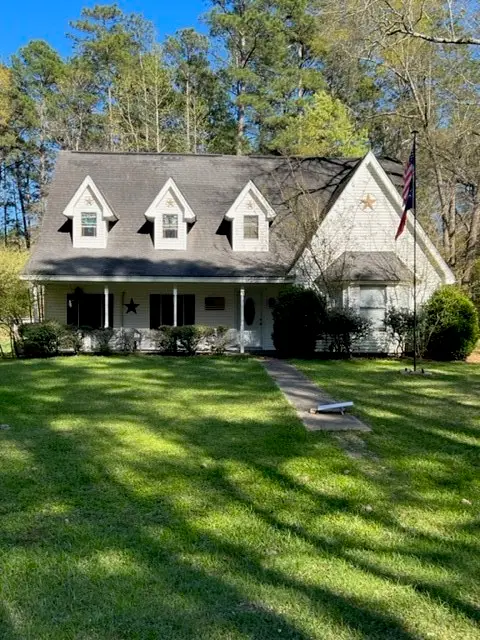 503 Nut Pines Drive, Village Mills, TX 77663