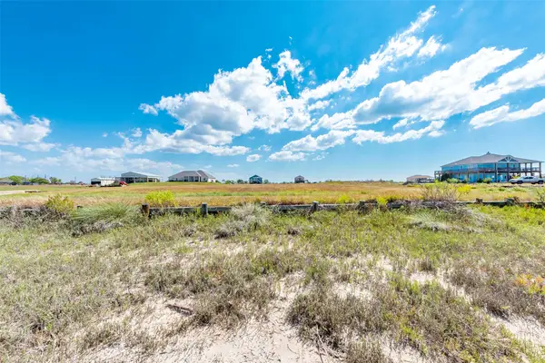 195 E Turtle Bay Cove Drive, Palacios, TX 77465
