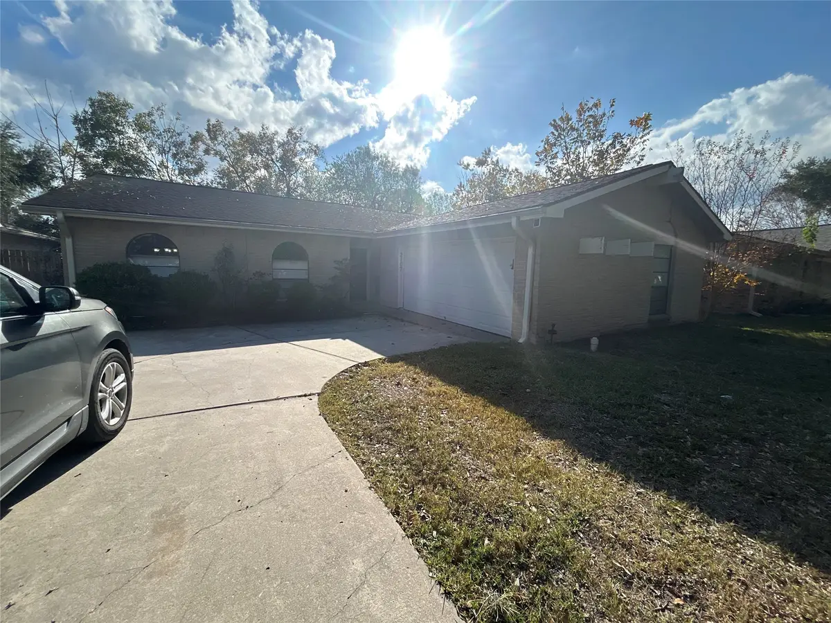 2107 Fall Meadow Drive, Missouri City, TX 77459 - Image #1