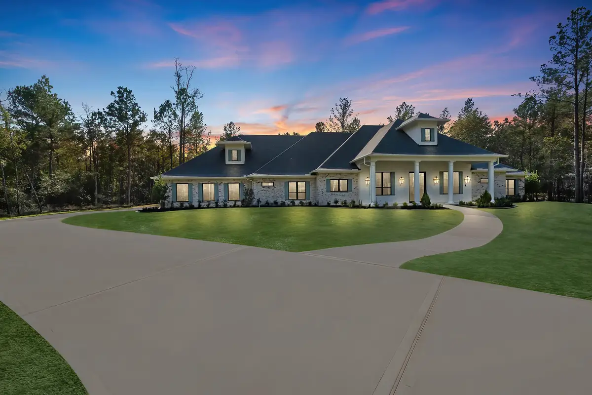 26041 Crown Ranch Boulevard, Montgomery, TX 77316 - Image #1