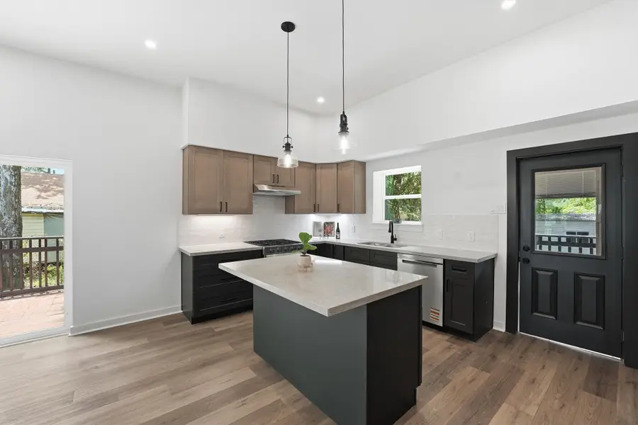 915 North Roberson St, Conroe, TX 77301 - #2