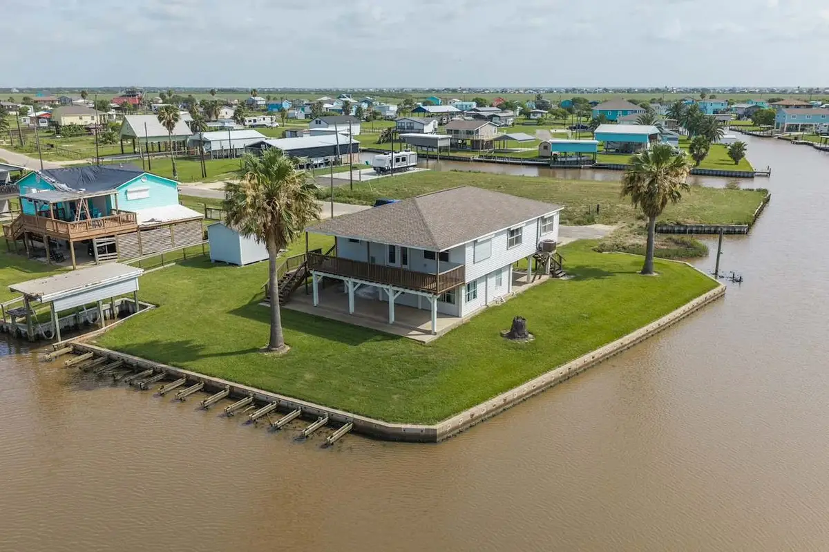 1304 County Road 202, Sargent, TX 77414 - #1