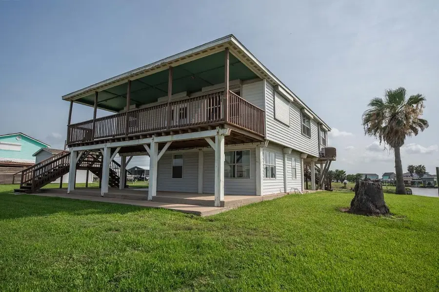 1304 County Road 202, Sargent, TX 77414 - #2