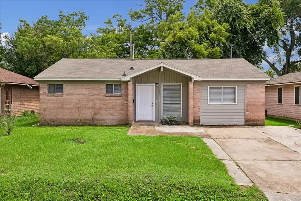 3121 Proswimmer Street, Houston, TX 77088