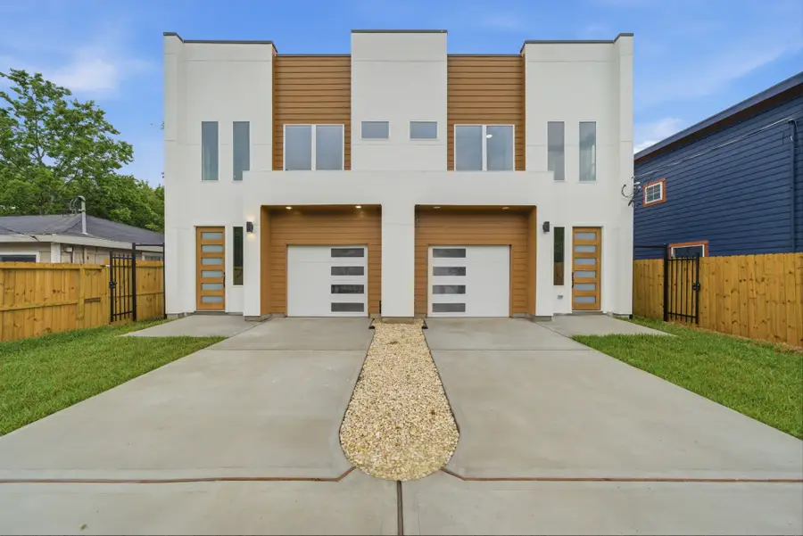 9030 Brandon Street #A/B, Houston, TX 77051 - #2