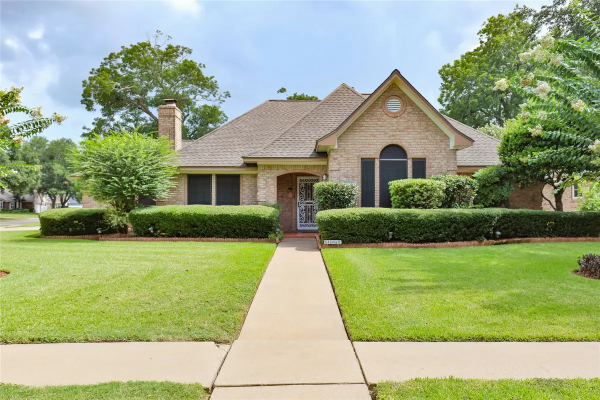 124 Zinnia Street, Lake Jackson, TX 77566 - #1