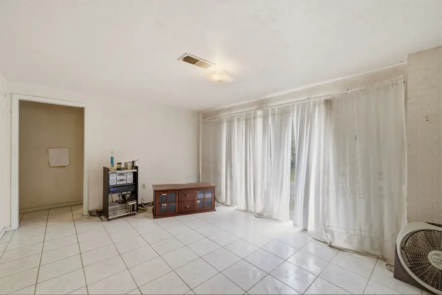 3002 Carolyn Street, Bacliff, TX 77518 - #3