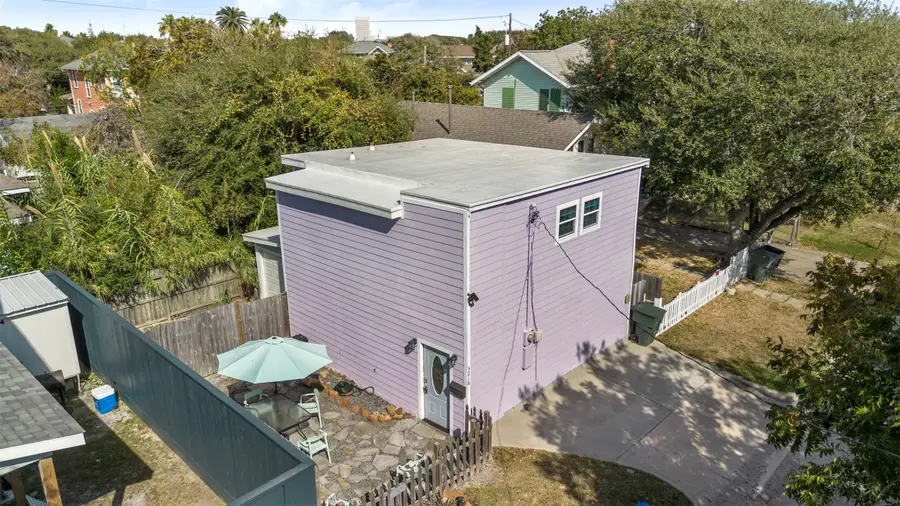3218 Avenue Q 1/2, Galveston, TX 77550 - Image #3