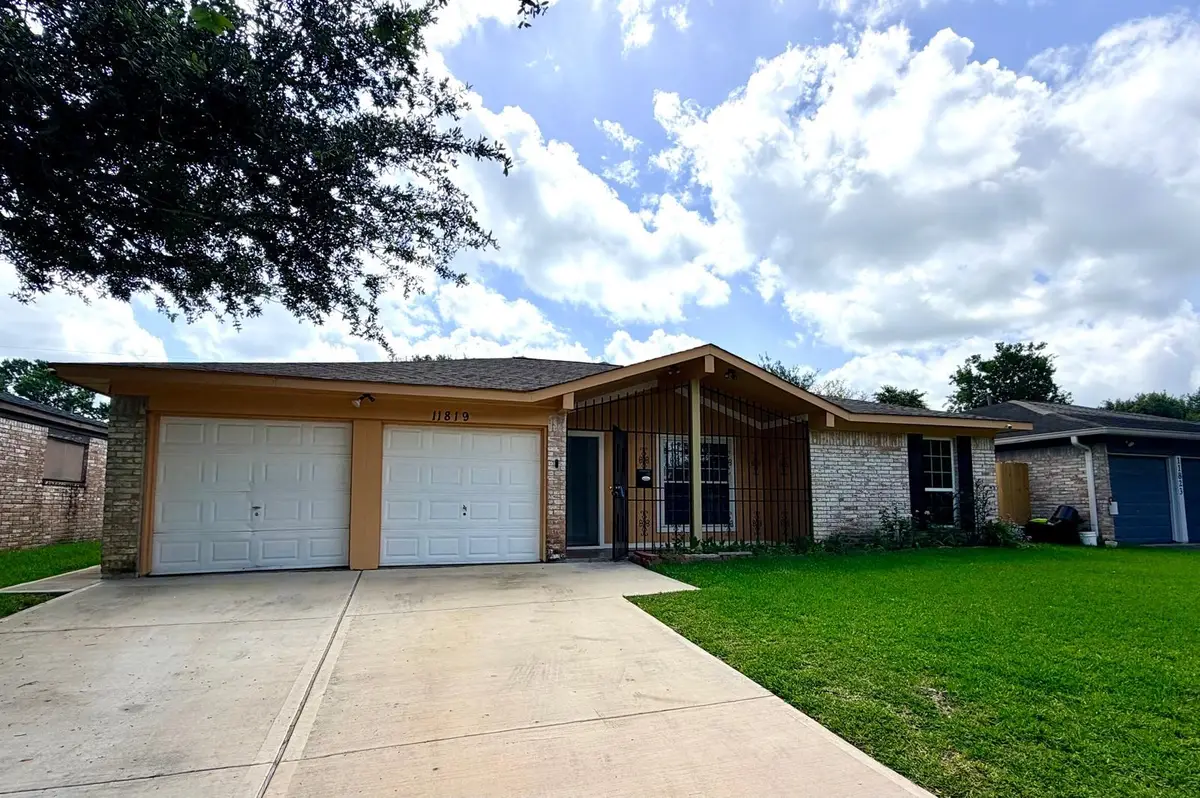 11819 S Ridgewood Circle, Houston, TX 77071 - #1