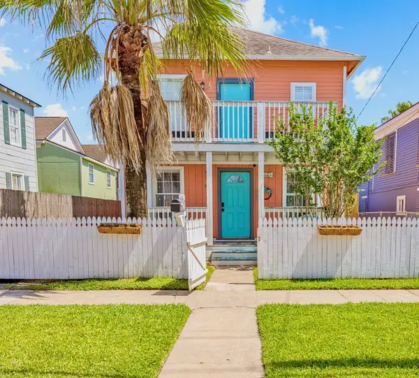 3905 Avenue L, Galveston, TX 77550