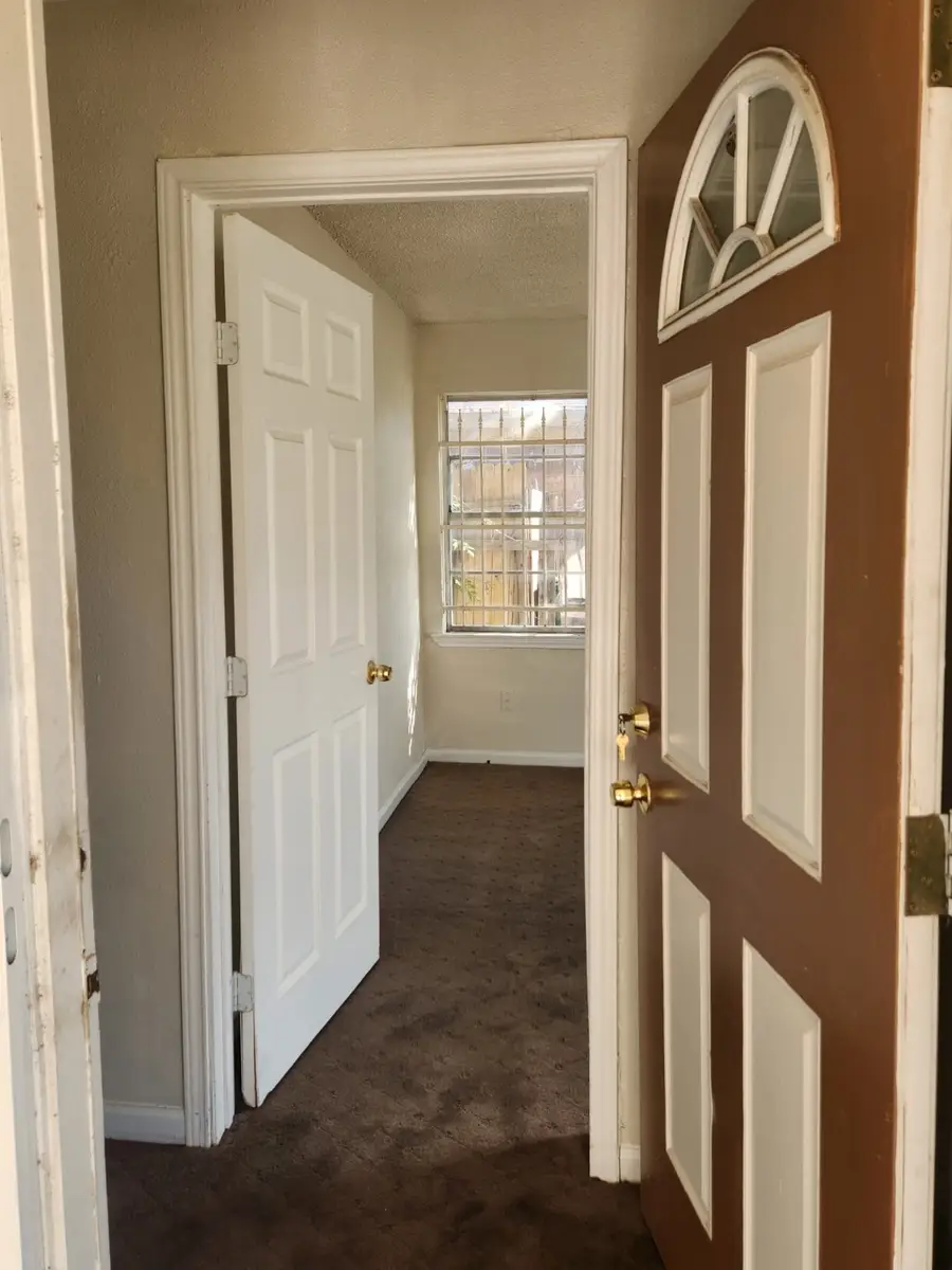 535 Edgebrook Drive, Houston, TX 77034 - Image #2