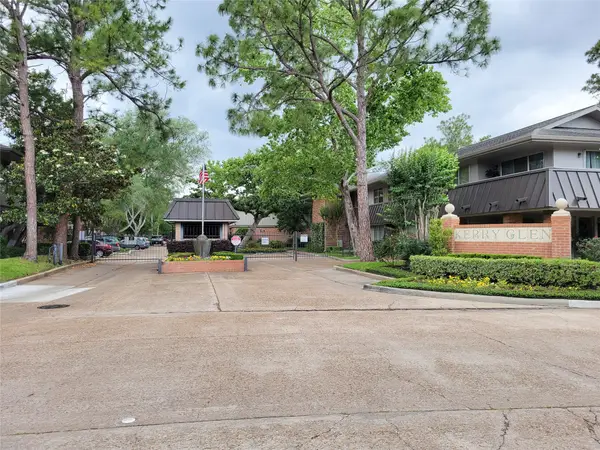 6443 Bayou Glen Road, Houston, TX 77057