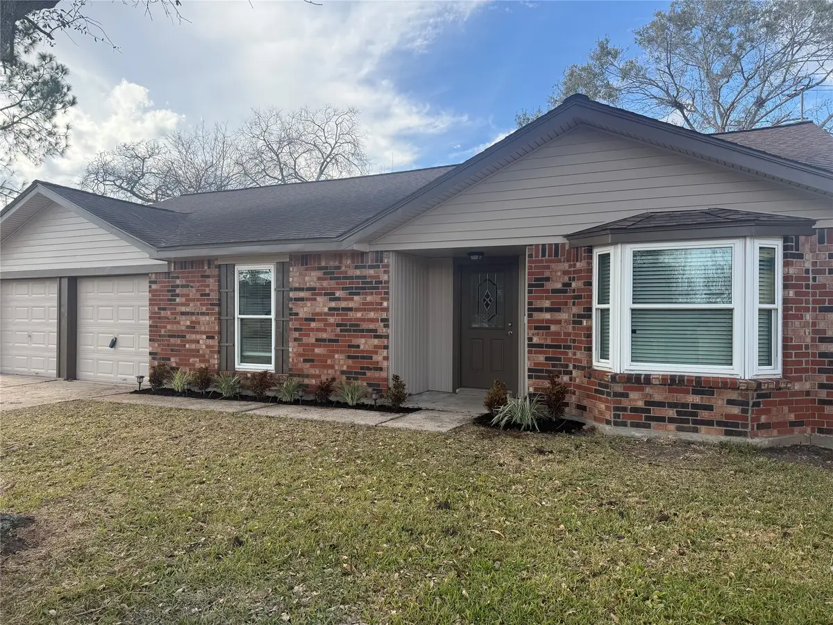 17511 Heritage Cove Drive, Webster, TX 77598 - Image #1