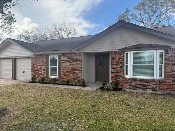 17511 Heritage Cove Drive, Webster, TX 77598