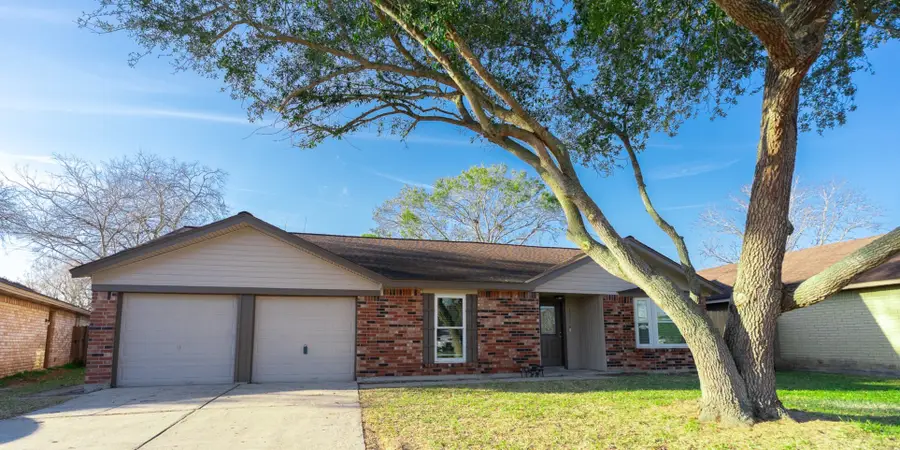 17511 Heritage Cove Drive, Webster, TX 77598 - Image #3