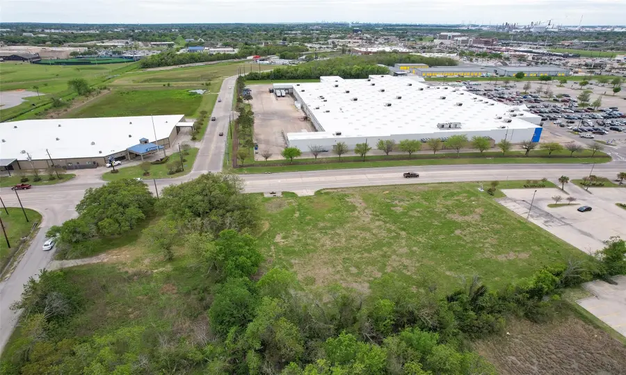 502 W Cedar Bayou Lynchburg Road, Baytown, TX 77521 - #3