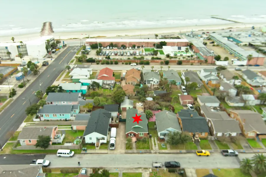 3715 Avenue S 1/2, Galveston, TX 77550 - Image #2