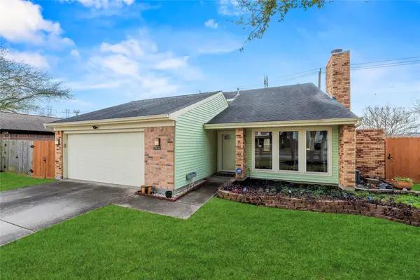 16146 Pipers View Drive, Houston, TX 77598