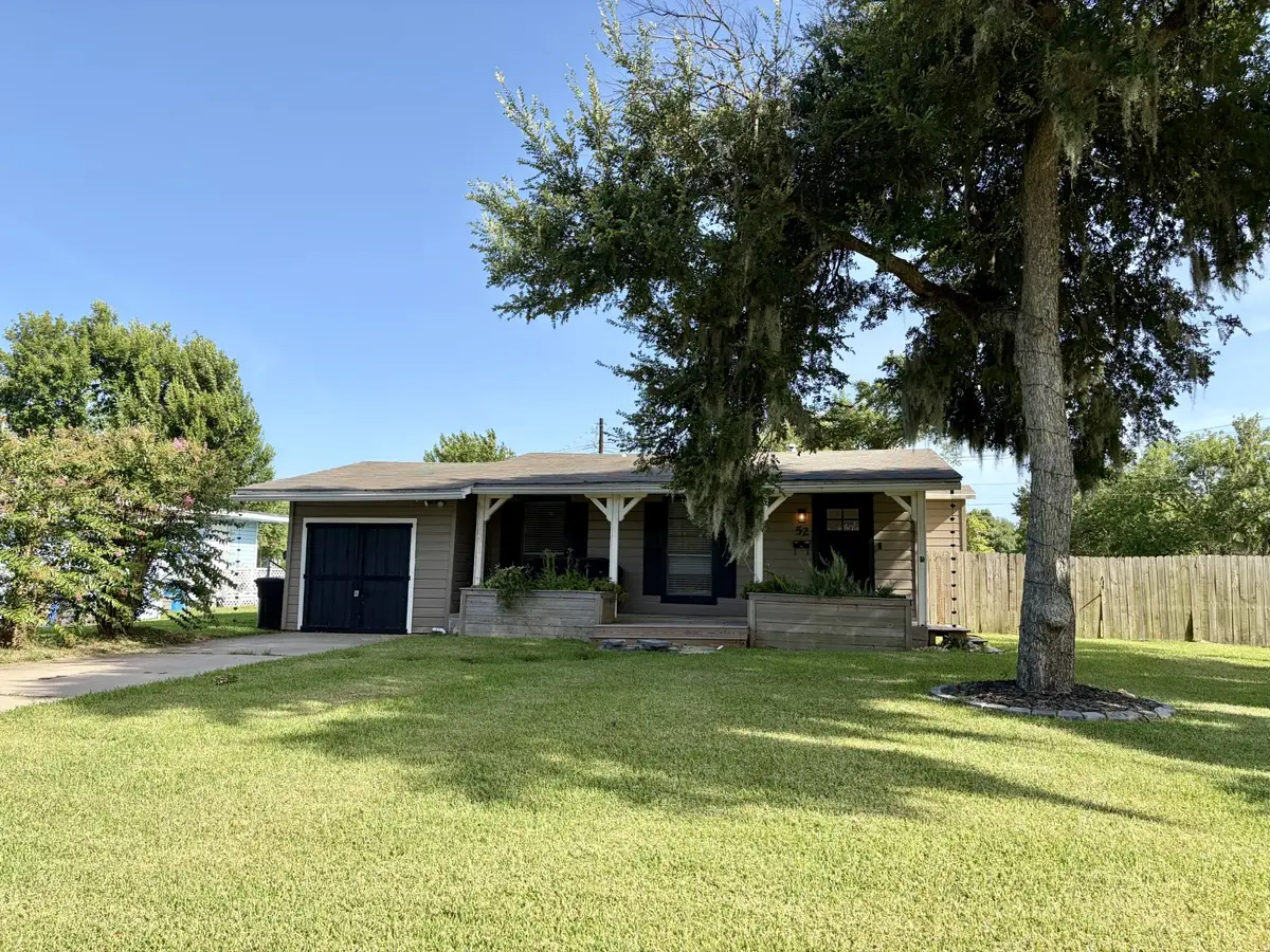 52 Periwinkle Court, Lake Jackson, TX 77566 - #1