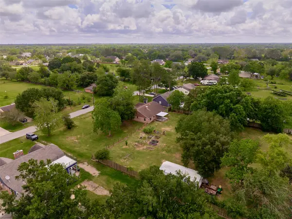 3979 County Road 962b, Alvin, TX 77511