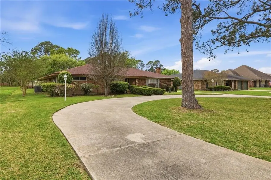 1016 S 27th Street, Nederland, TX 77627 - #3