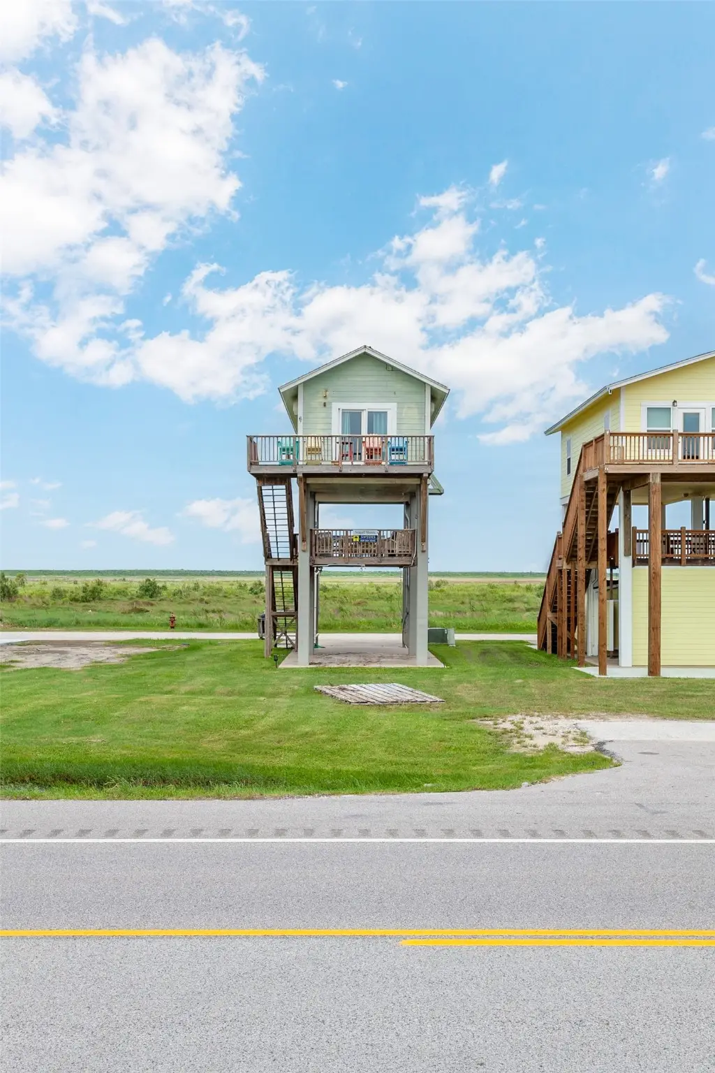 2433 Audubon Avenue, Gilchrist, TX 77617 - Image #1