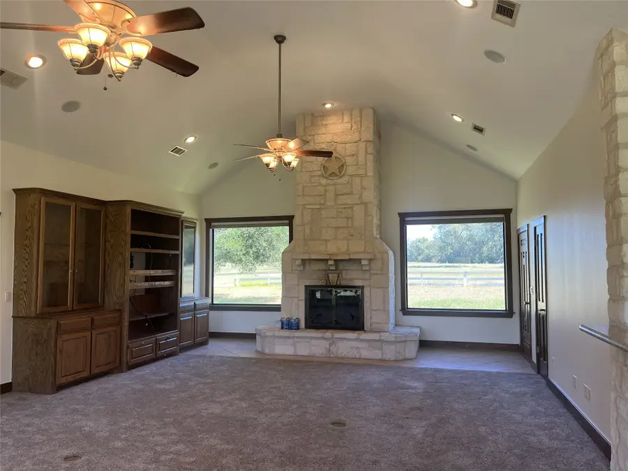 901 Huffman Street, Montgomery, TX 77316 - Image #2