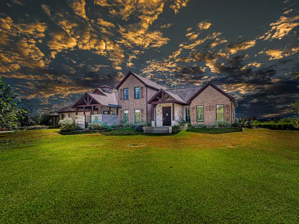 100 Pecan Grove Road, Sealy, TX 77474