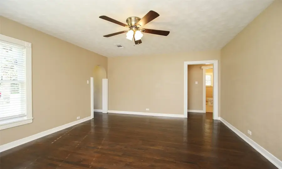 811 10th Avenue N, Texas City, TX 77590 - Image #2