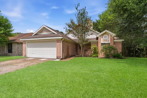 1139 Saint John Drive, Pearland, TX 77584