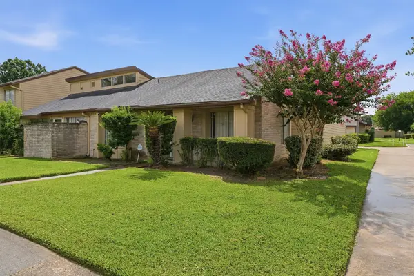 10331 Huntington Place Drive #331, Houston, TX 77099