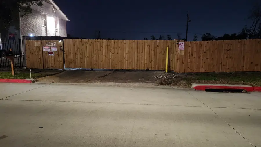 9702 Crofton Street, Houston, TX 77016 - Image #2