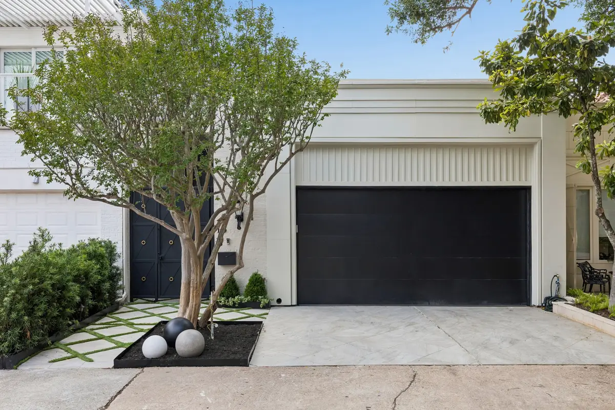 10 S Briar Hollow Lane #15, Houston, TX 77027 - #1