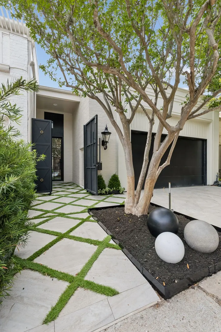 10 S Briar Hollow Lane #15, Houston, TX 77027 - #3