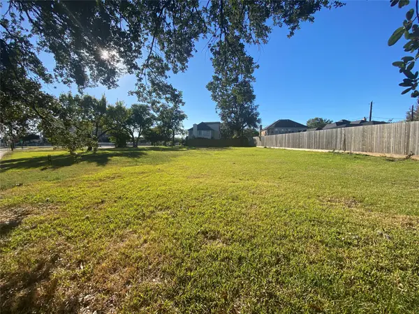 7552 Main Street, Houston, TX 77030